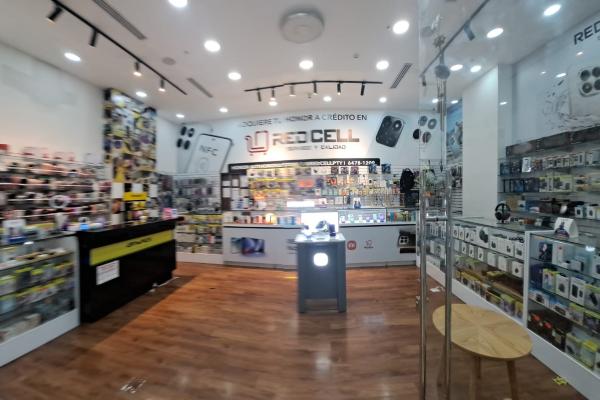 Venta de local comercial con mezzanine en los andes mall