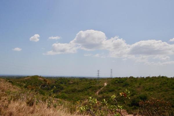 7.5 hectares land, ocean and mountains views