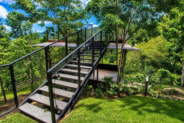 Cabaña con vistas al volcán barú en venta en jaramillo