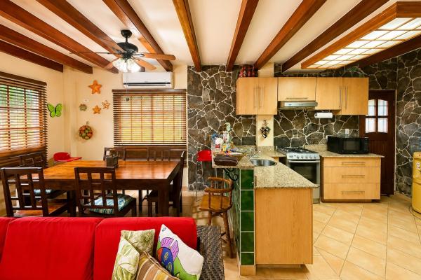 Four modern homes with pool in exclusive coronado