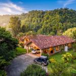 Two villas with 6 bedrooms and mountain views