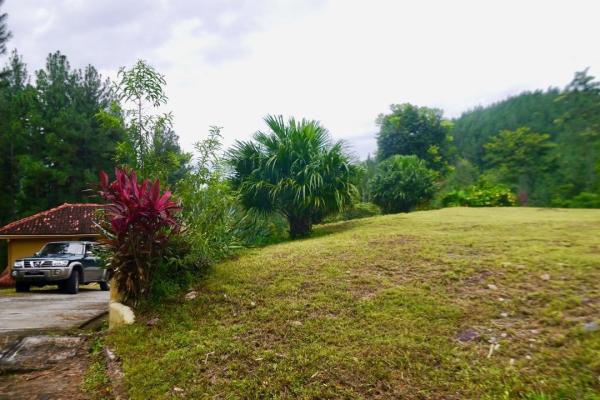 Casita de montaña y gran terreno