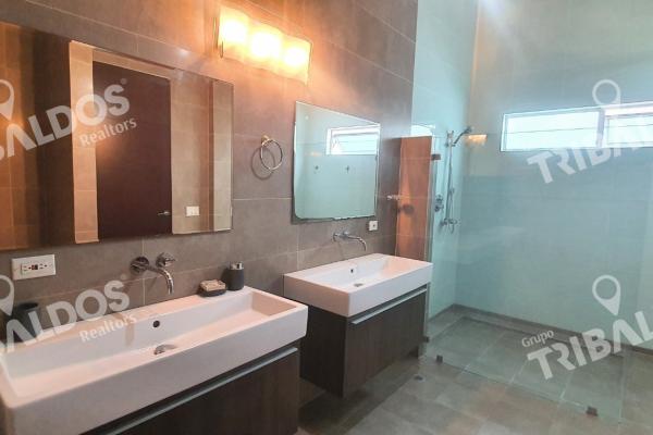 Venta casa en altos del golf con piscina propia