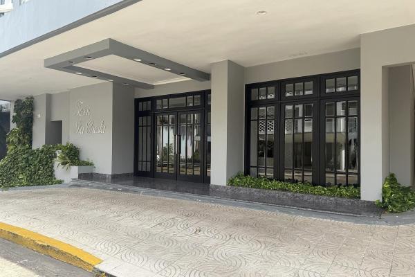 The bay at your feet · 360° · 13th floor la cresta