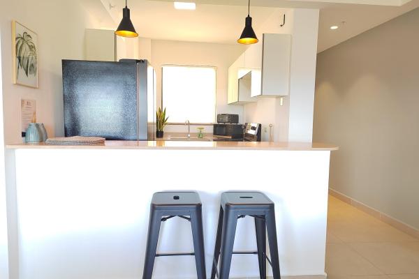 Apartamento amoblado con vista al mar y club de playa en san carlos