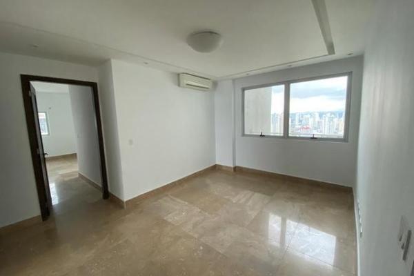 Q tower, en punta pacifica