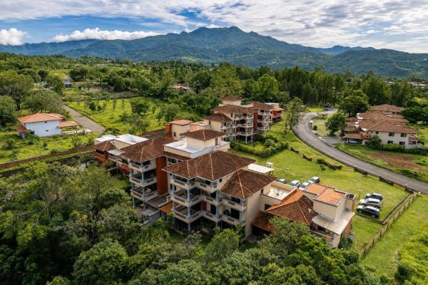Se vende condominio de 2 recámaras en boquete country club