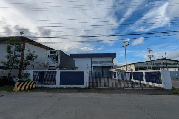 Large warehouse in llano bonito