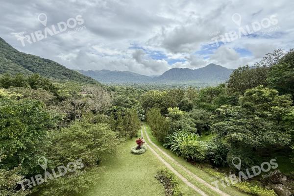 Sale of house in the valley, antón