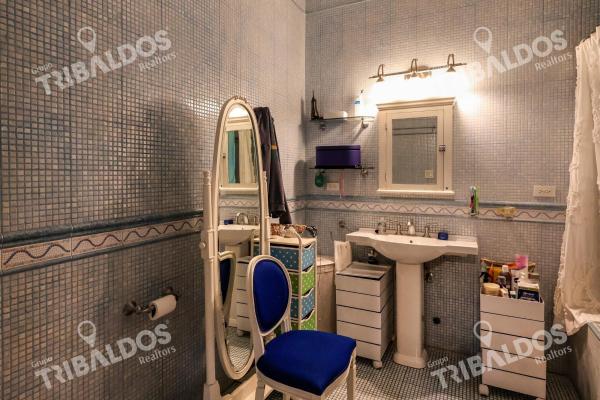 Venta de casa de 2 niveles en altos del golf