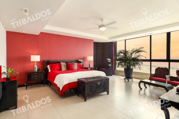 Penthouse 2 niveles frente al mar con terraza en coco del mar