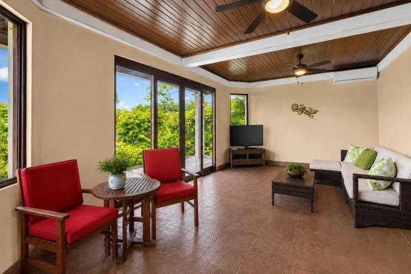 Ocean view villa with 6 apartments and pool