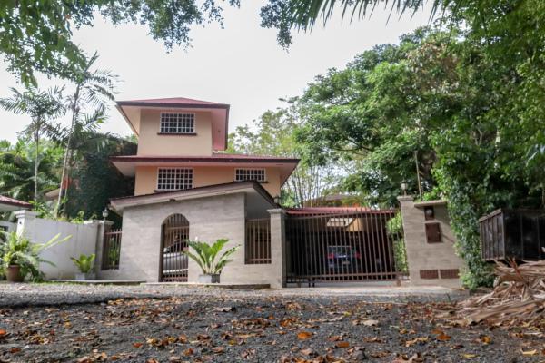 Casa unifamiliar - llanos de curundu