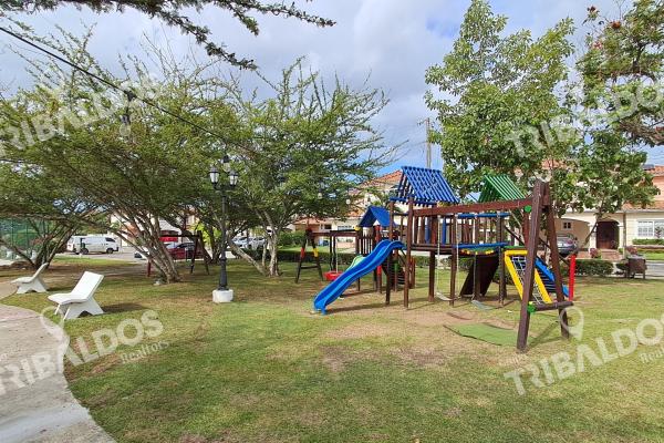 Venta de casa en villa valencia, costa sur con paneles solares
