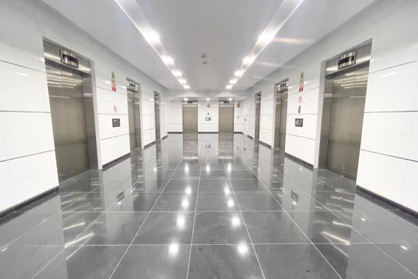 Se vende oficina en gris en oceania business plaza