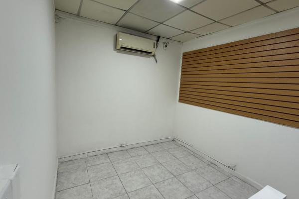 Office for rent in plaza inca