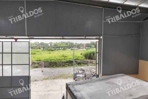 Venta de galera con mezzanine en pacora