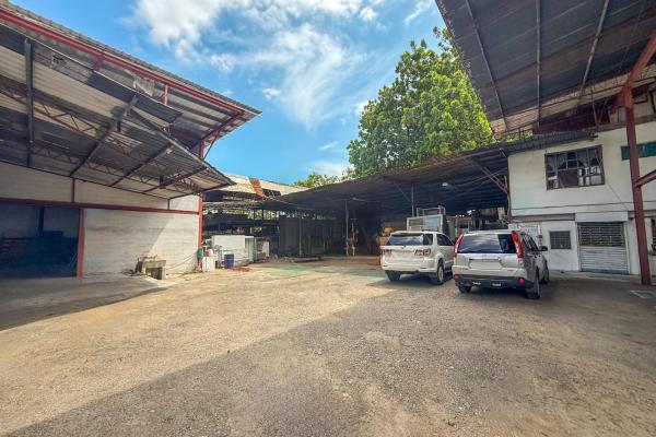 Warehouse for sale in parque lefevre