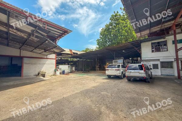 Venta de galera en parque lefevre