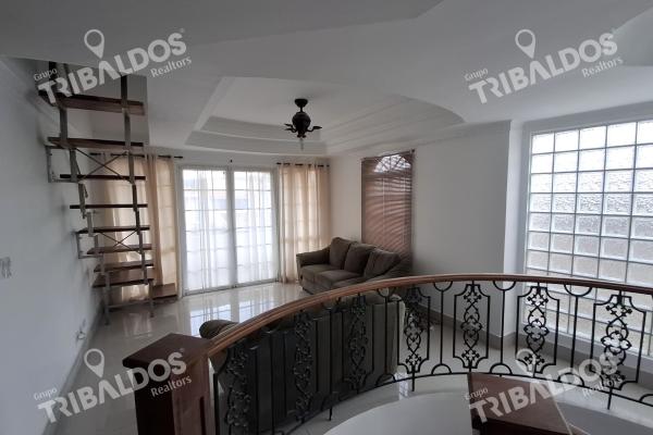 A single-family house with a pool is for sale in altos de panama.