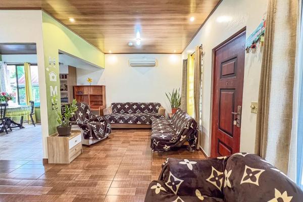 Spacious property with 2,182 m²