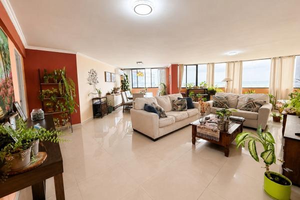 Alquiler de apartamento con vista al mar en ave. balboa