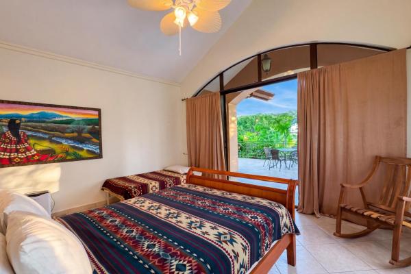 Two villas with 6 bedrooms and mountain views