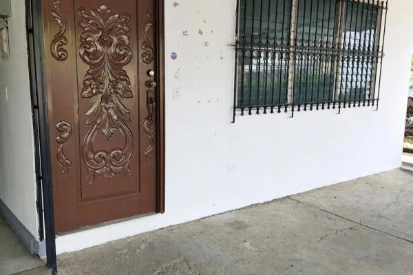 Se vende propiedad de 8 habitaciones con zonificación comercial