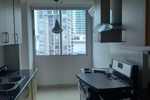 Se vende apartamento en ph sevilla costa del este, reposeído
