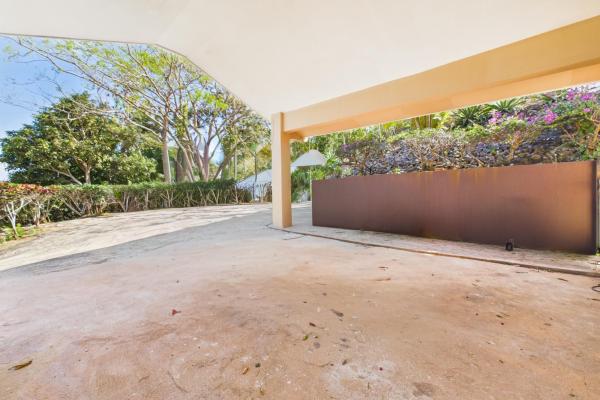 Casa con vistas a la montaña y al océano en venta en sora