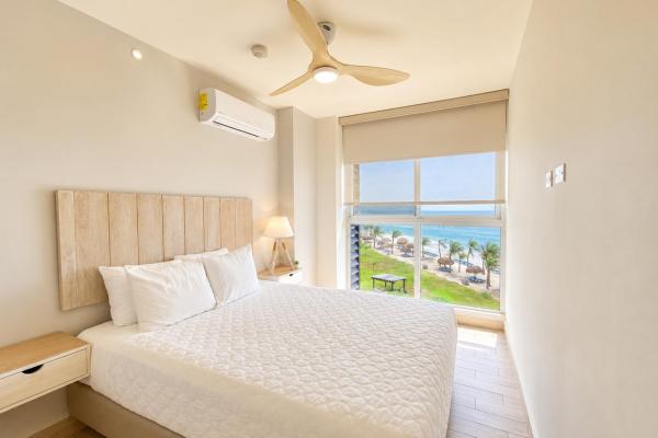Ocean view living in playa caracol