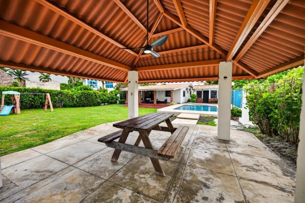 Oceanfront rental — playa malibú, gorgona