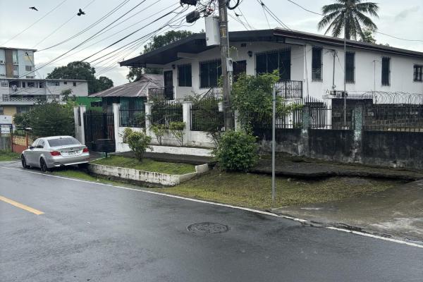 Casa parque lefevre ideal para adecuación comercial
