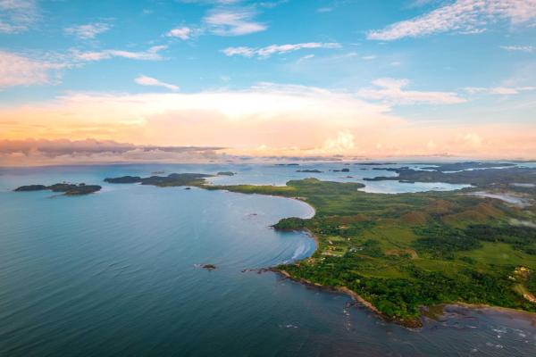 Casa de 4 recámaras en venta en rincon beach estates boca chica panamá