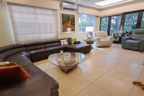 Sale of house in villa valencia, costa sur with solar panels