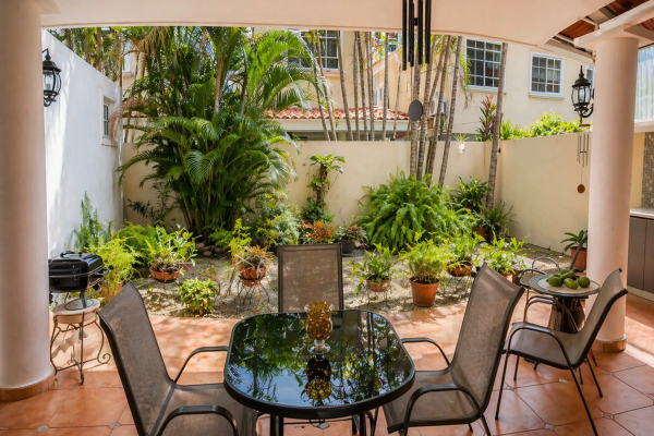 House for sale in palmeras del este with 5 bedrooms in costa del este