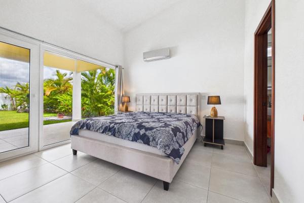 Beautiful modern 2 bdrm home with pool