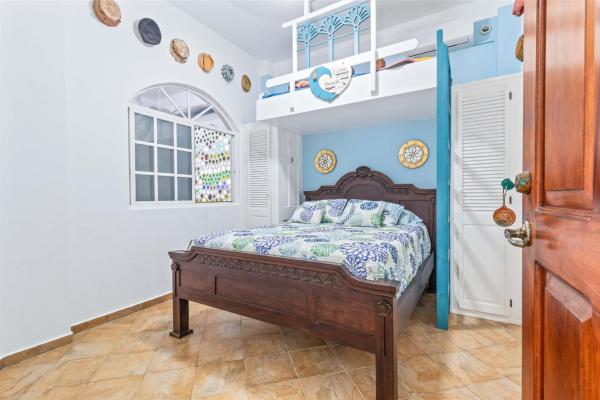 3 story beachfront house in la barqueta