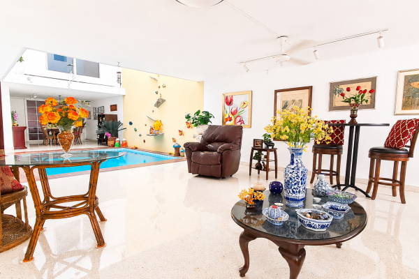 Casa en venta en la manzana de obarrio