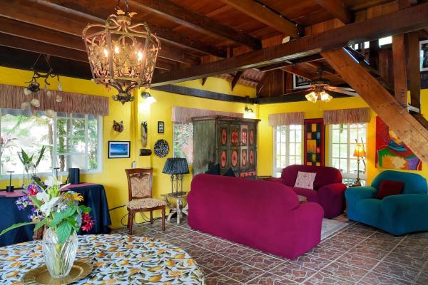 Charming mountain home for sale in toscana, altos