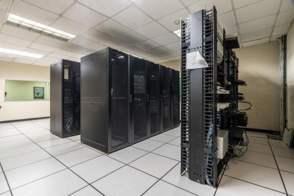Venta de edificio para oficinas y call center en albrook fields