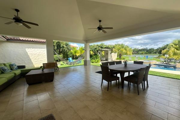Se vende casa de playa en buenaventura