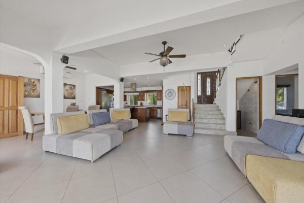 Oceanfront estate — playa malibu, panama