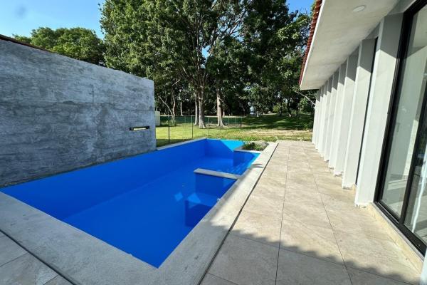 House on coronado beach 396k, access to golf cours