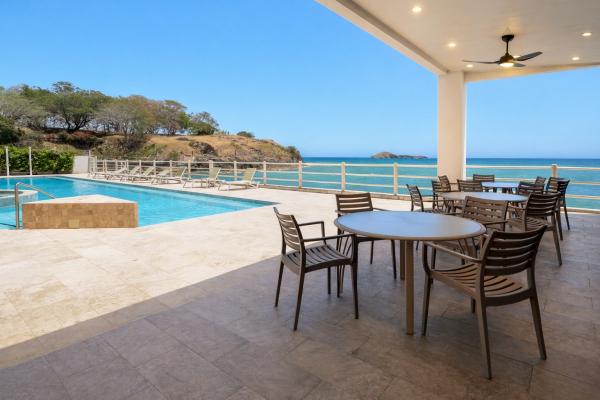 Apartamento frente al mar en venta , ph la ensenada farallón