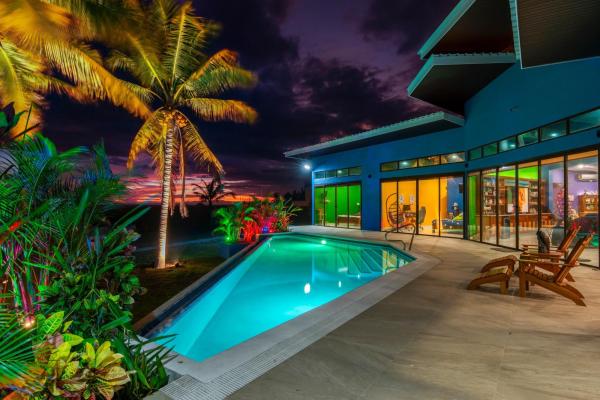 Unique beachfront home in playa la barqueta