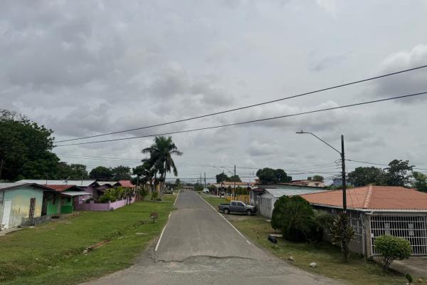 Venta de local comercial de dos pisos en downtown, la chorrera