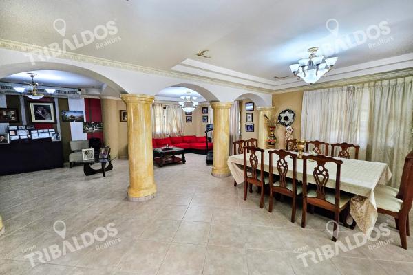 Venta de amplia casa en albrook