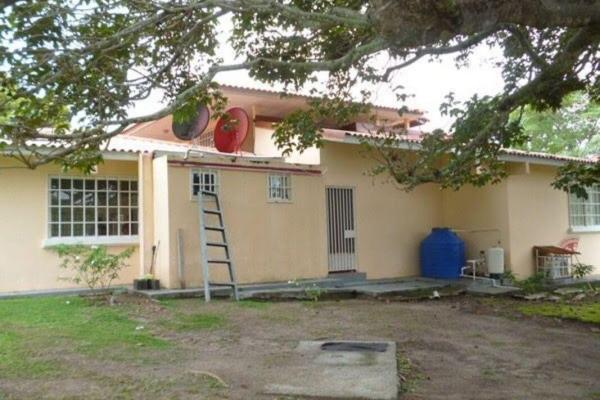 House for sale with land in coloncito, chame
