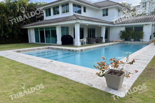Venta de casa en bijao beach club , rio hato